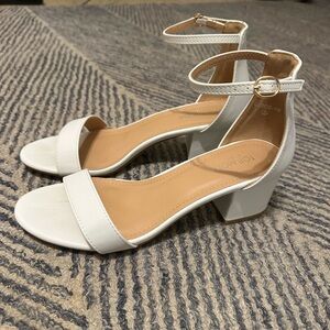 Brand New Top Moda White High Heels sz 8